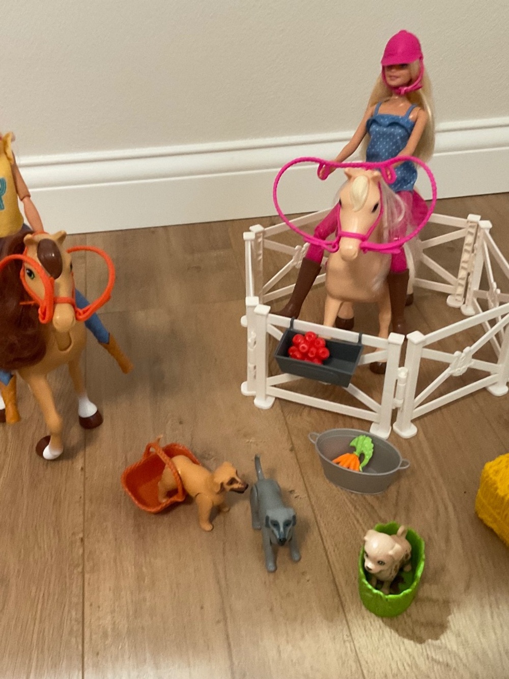 Barbie Horse Set